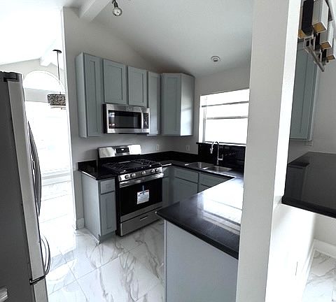 5th image of 3808 Charles Dr