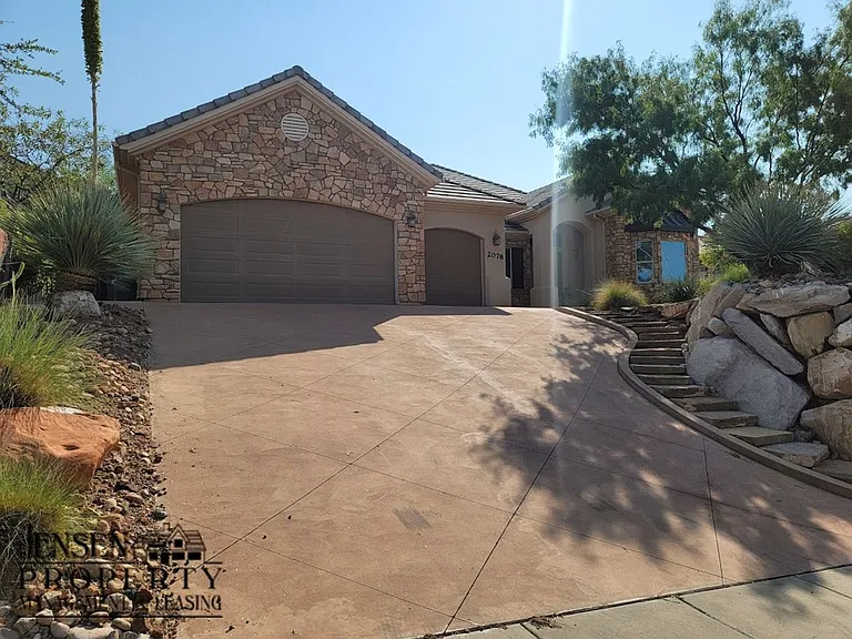 2078 N Gunsight Dr — Photo 1