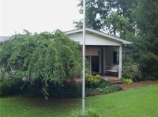 9739 Honey Hill Dr, Bon Aqua, TN 37025