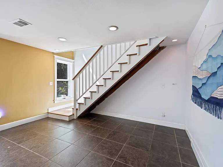 5530 SW Logan Ct — Photo 21
