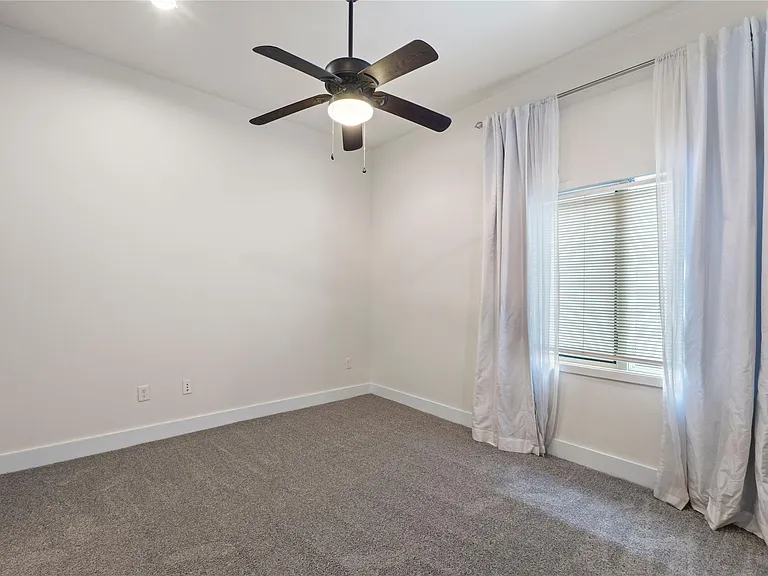 1702 S Lamar Blvd #9 — Photo 17