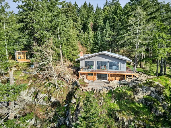285 Mountain Park Dr, Saltspring Island, BC V8K 1G3