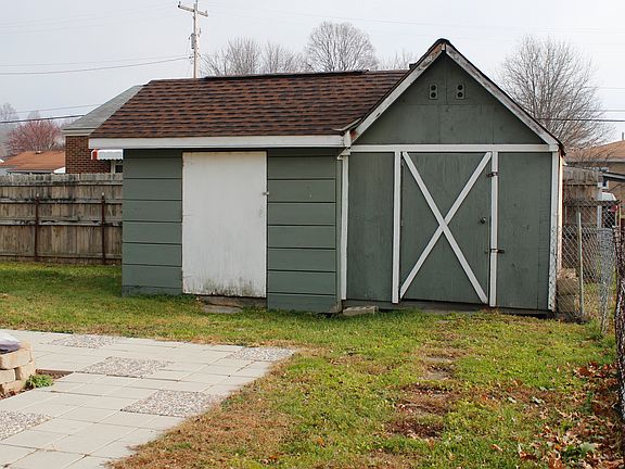 2 Sheds