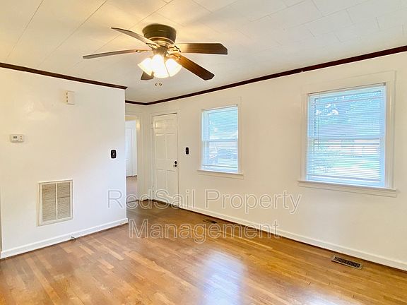 4th image of 702 72nd St