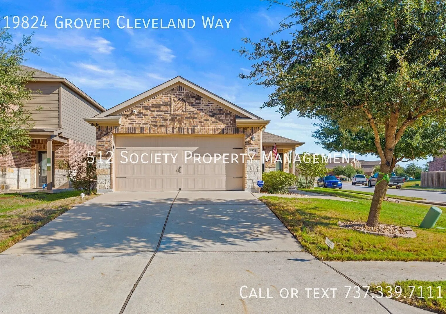 Charming Home in Manor — Photo 1