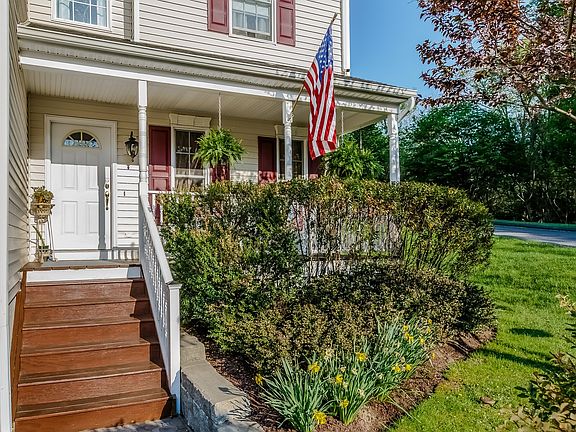 4 Bedrooms, 2/1 Baths