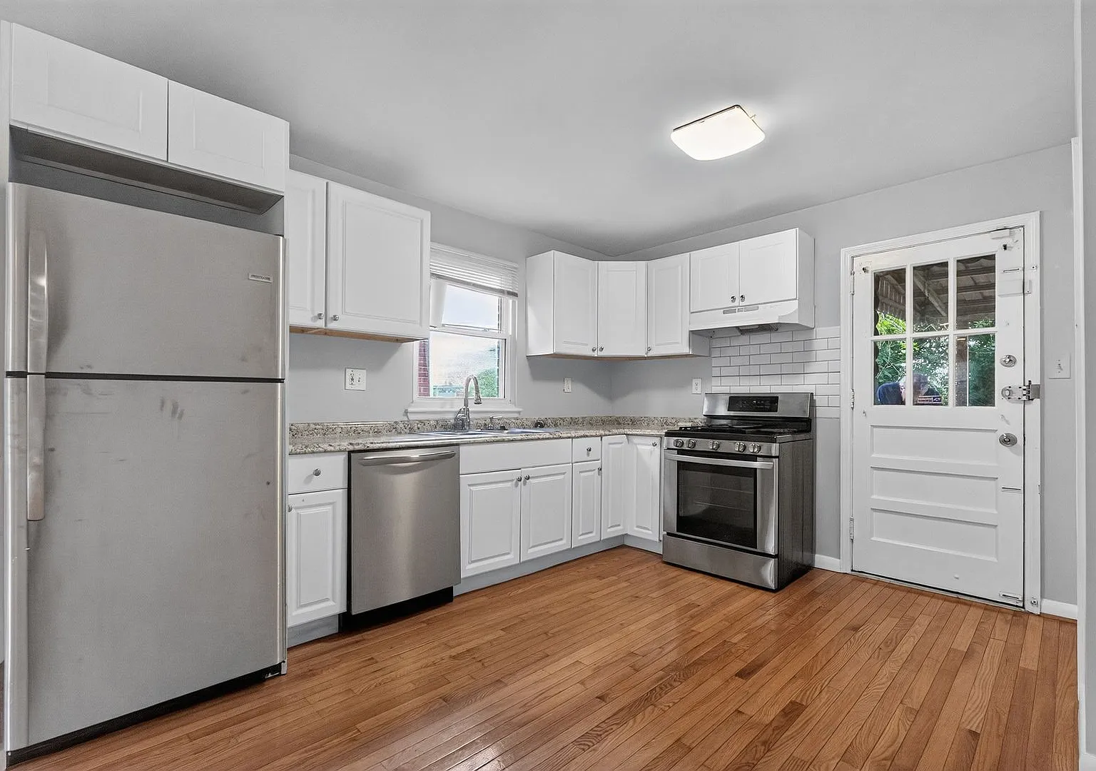 Beautiful 3BR Single-Family Home with Spacious Yard Near Fort Totten — Photo 3
