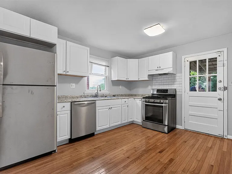 5551 Chillum Pl NE — Photo 3