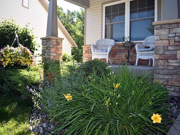 2nd image of 511 Brookstone Cir
