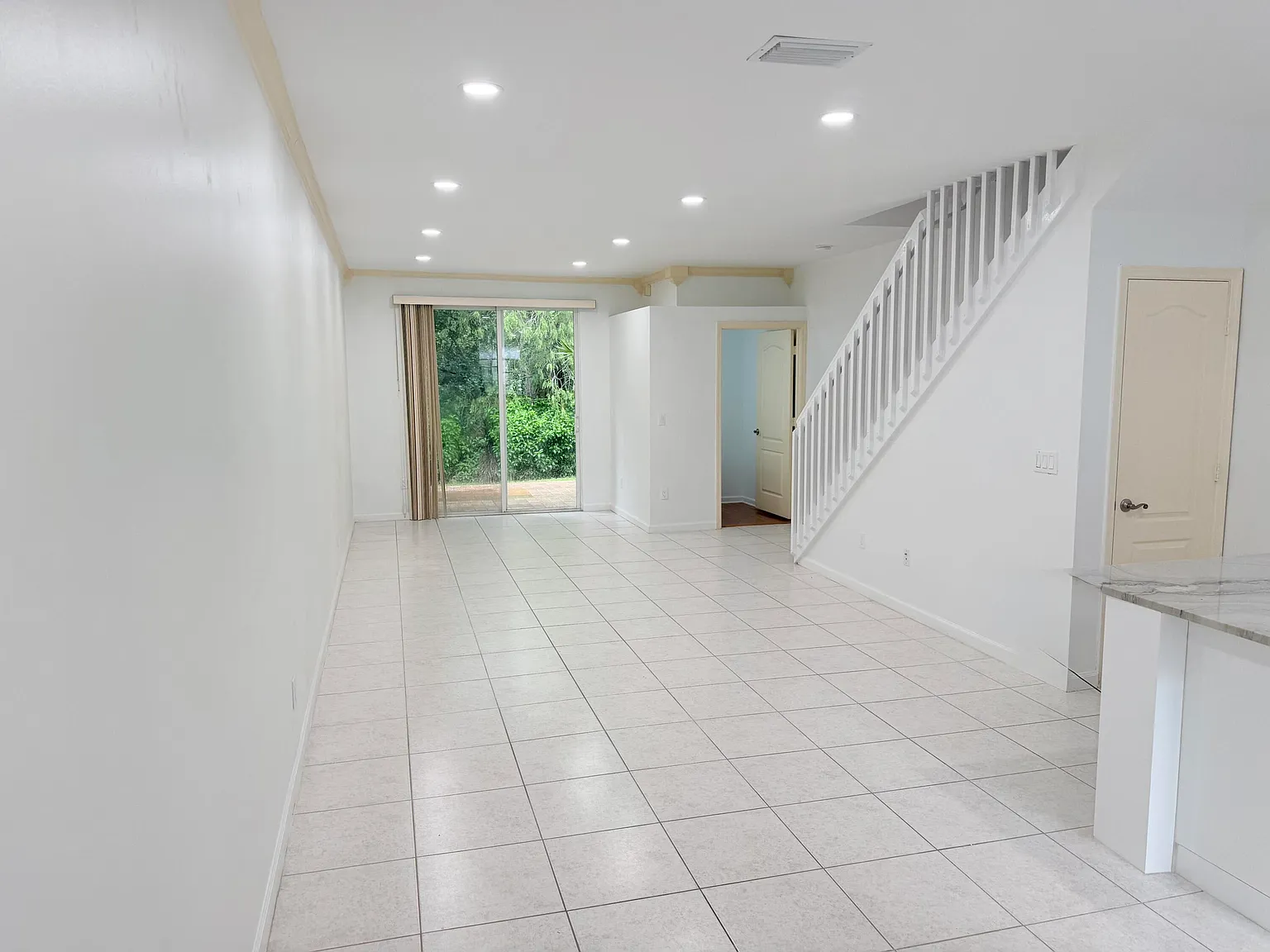 2 bed, 2.5 bath, 1318 sqft, $2,850 — Photo 4