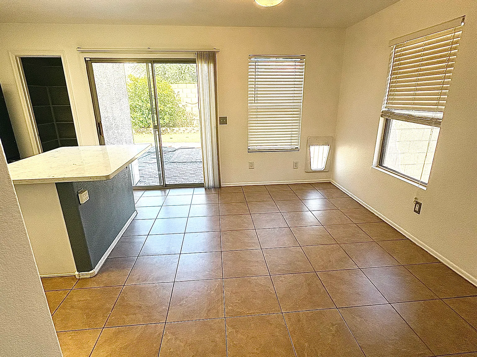 4 bed, 1656 sqft, $2,425 — Photo 4