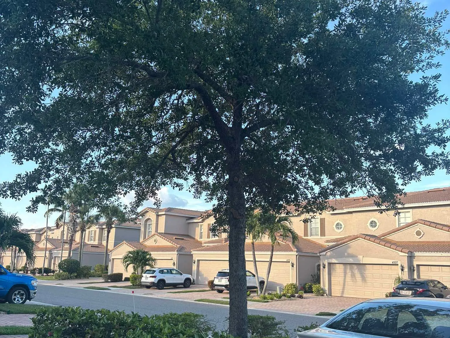 3 bed, 2.5 bath, 1794 sqft, $1,950 — Photo 2