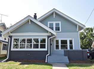429 W College Ave, Waukesha, WI 53186