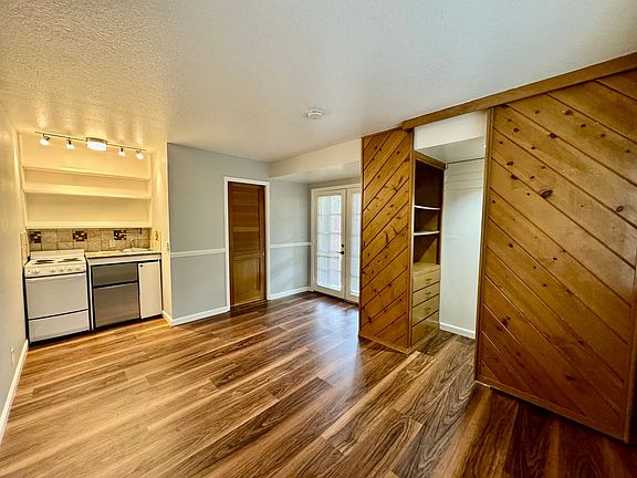 3rd image of 10384 Alpine Dr APT 5