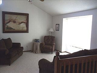 3rd image of 211 Park Dr