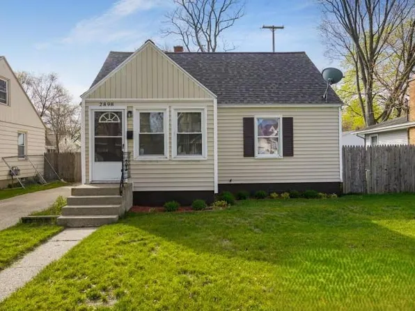2898 Roosevelt Rd, Muskegon, MI 49441