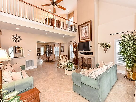 3rd image of 5709 Chalyce Ln