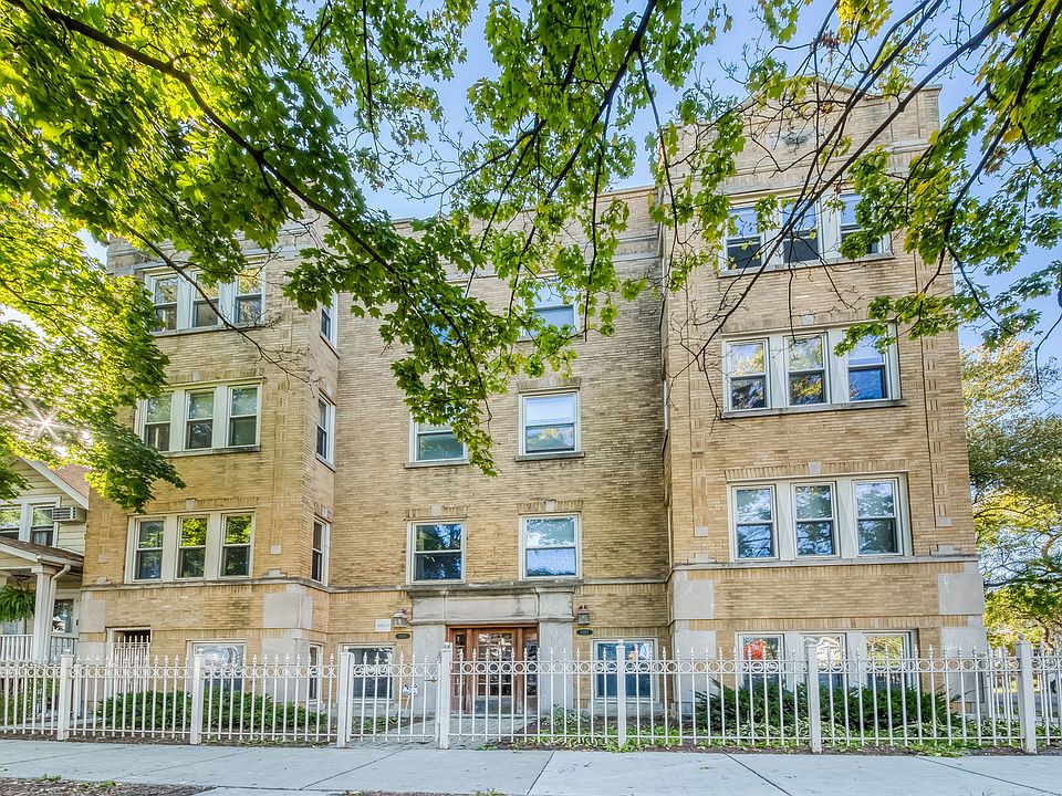 1st image of 3357 W Belle Plaine Ave APT 1