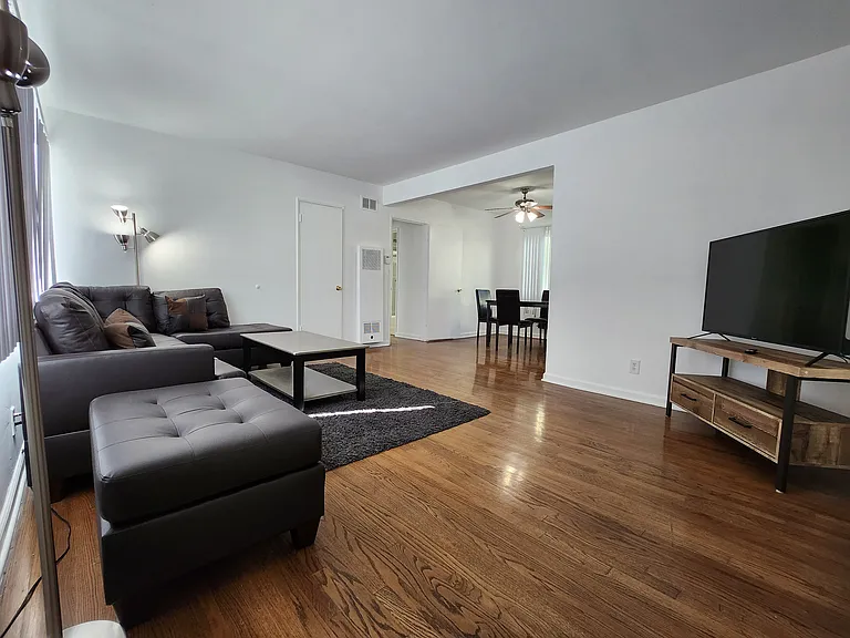 11307 Isleta St #3 — Photo 16