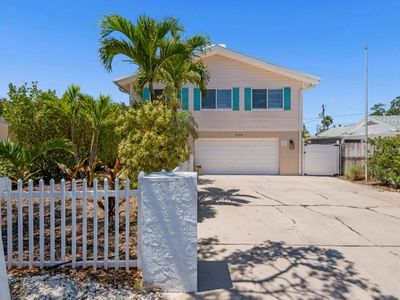 1210 Bay Pine Blvd, Indian Rocks Beach, FL, 33785