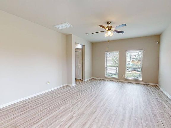 5th image of 417 Aurora Creek Ln