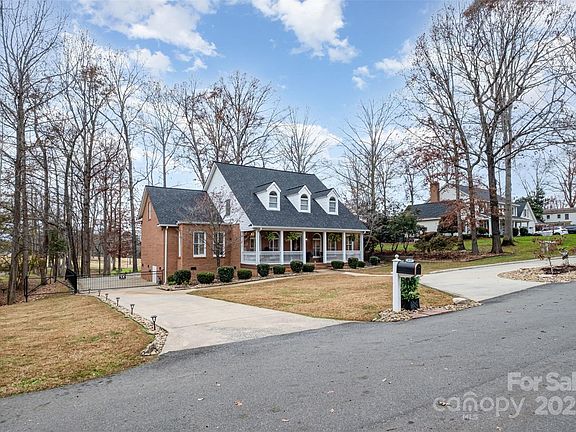 2nd image of 435 Country Club Ct