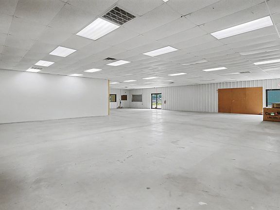 5th image of 106 N Lombard Ln