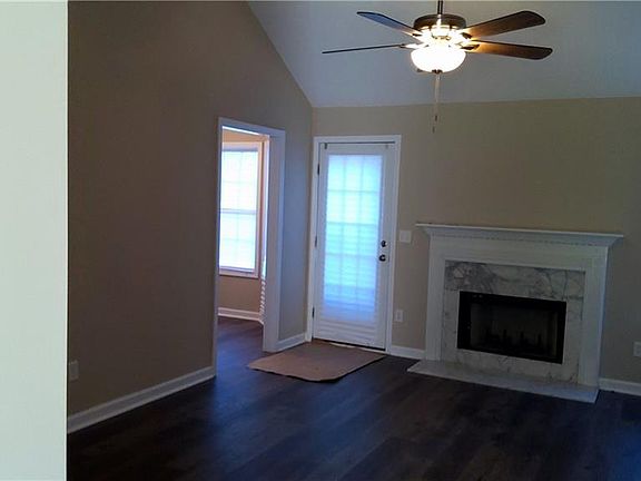 3rd image of 6673 Lee Road 240