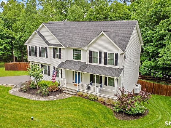 2nd image of 86 Summit Road