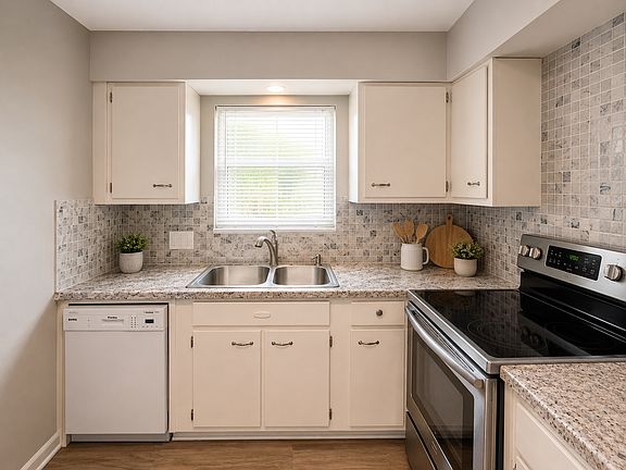 3rd image of 202 N Morse Ave #32