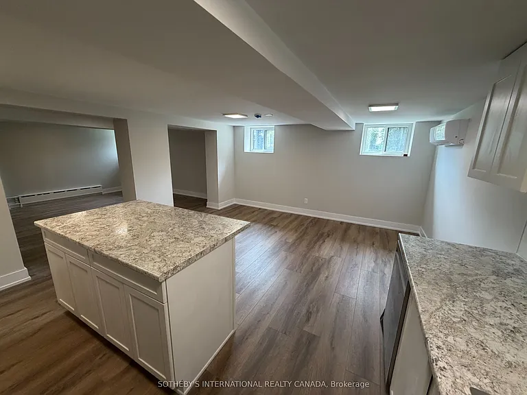 458A Oriole Pkwy #LOWER — Photo 7