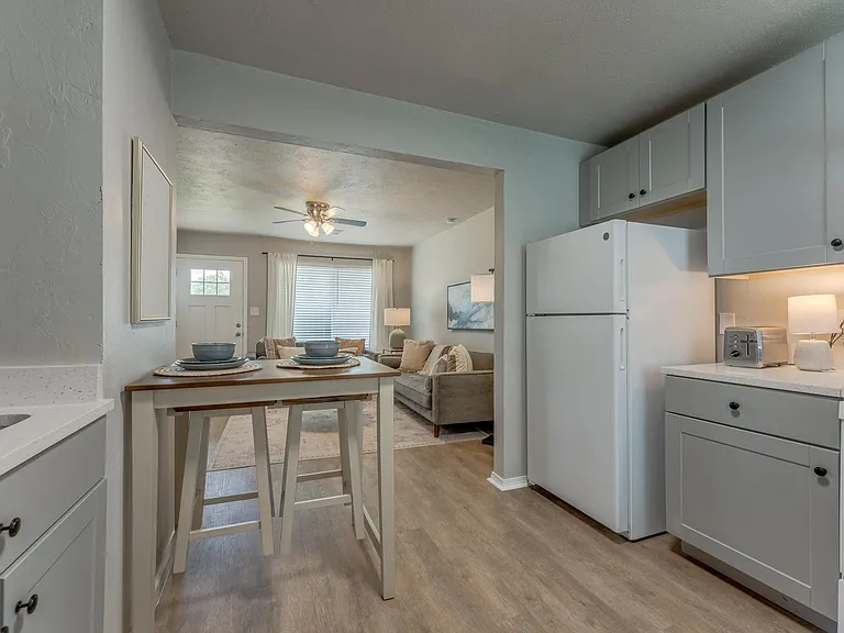 1001 E Main St #B — Photo 1