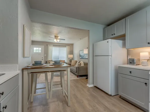1015 E Main St, Edmond, OK