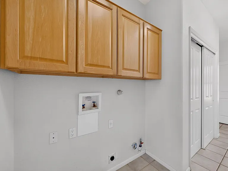 10900 San Francisco Rd NE — Photo 33