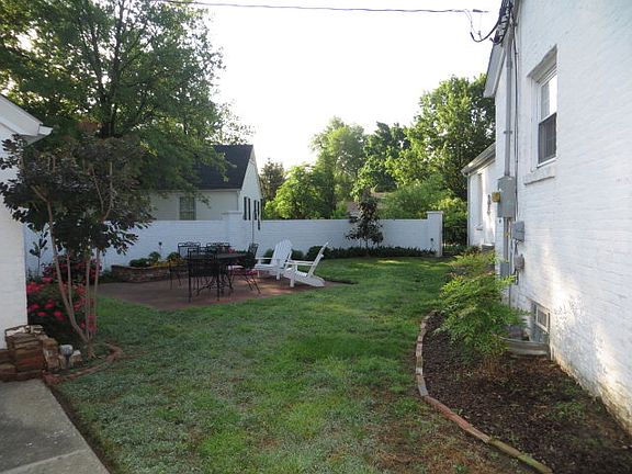 2nd image of 1599 Oak Park Dr