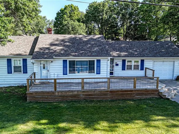210 SW 5th St, Lees Summit, MO 64063