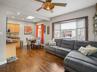 2141 N Point St APT 2R, Chicago, IL 60647