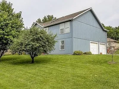 2600 NW Richard Dr — Photo 5