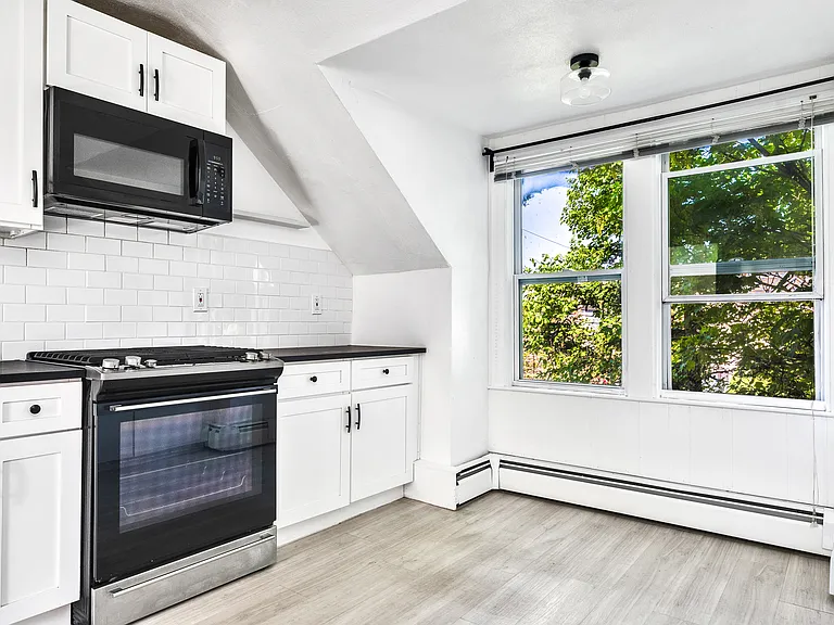 86 Woodward Ave #2 — Photo 10