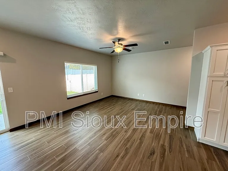6114 E Copper Pl — Photo 7