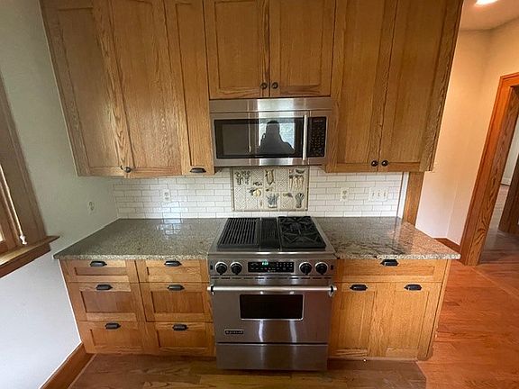 4th image of 611 Maxwell Ave