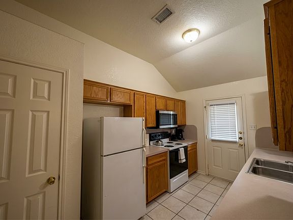 3rd image of 4204 Alleeta Dr #B