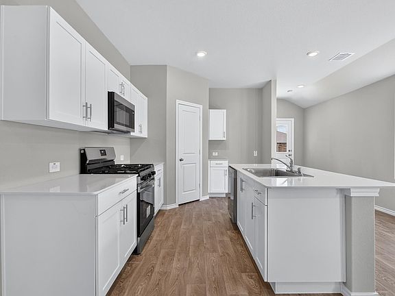 5th image of 146 Davis Ln