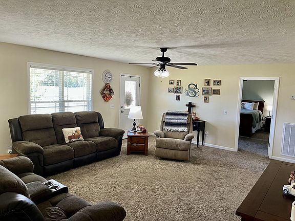 4th image of 260 Miller Rd