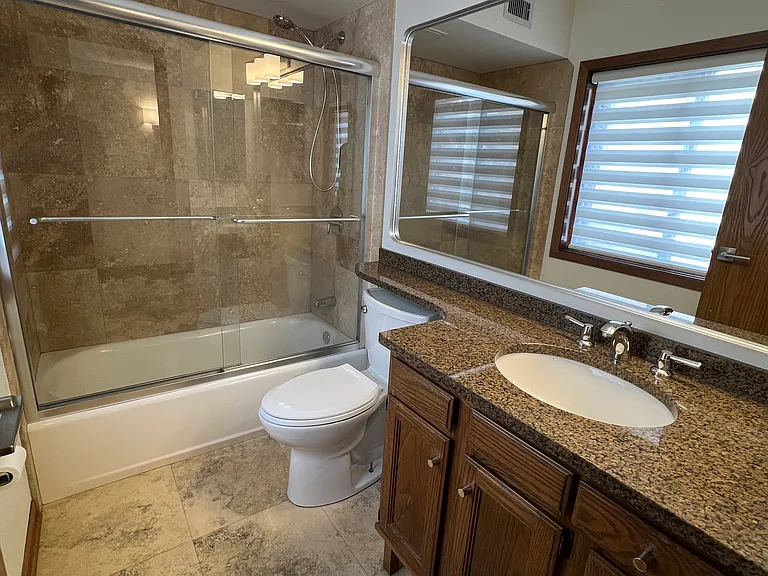 2416 W Foster Ave #1N — Photo 21