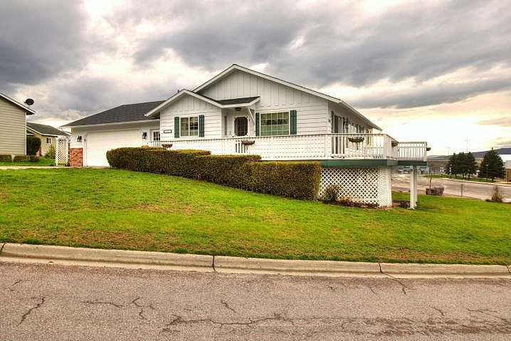 1st image of 1802 Woodbine Way
