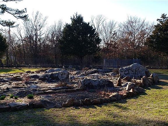4th image of 90 Deborah Ave