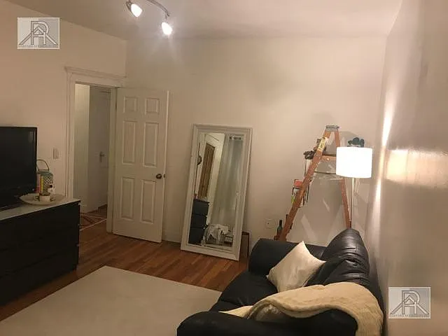 1 bed, 1.0 bath, 585 sqft, $2,550 — Photo 2