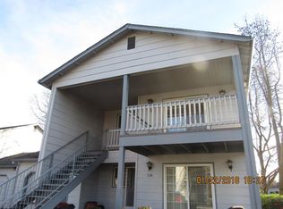 528 Village Dr, Central Pt, OR