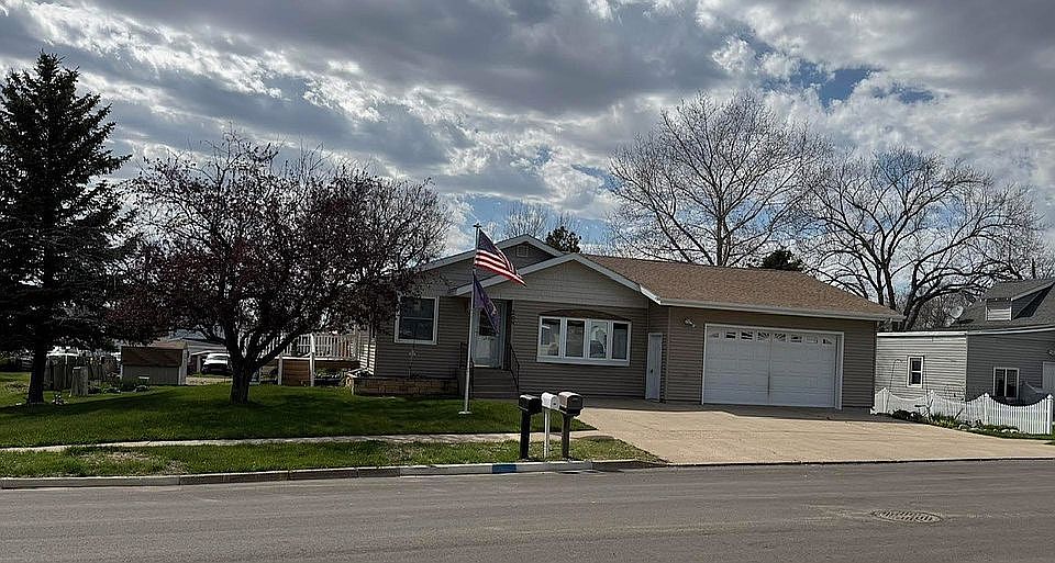 1st image of 208 N 2nd St